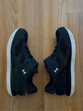 The Under Armour UA Jogger Kids' Grade School Running Shoes size 2.5